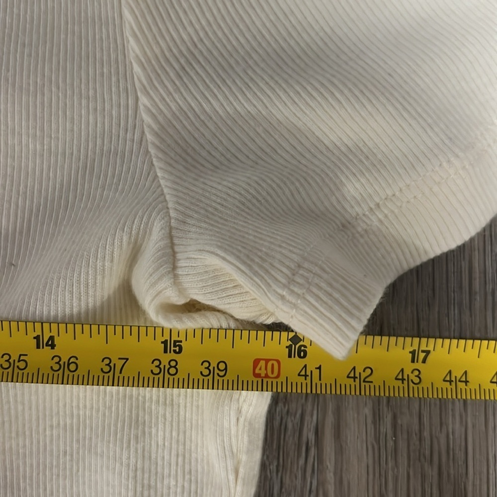 Lauren Ralph Lauren Ruffle V-neck Ribbed Top​​​ - Picture 9 of 11